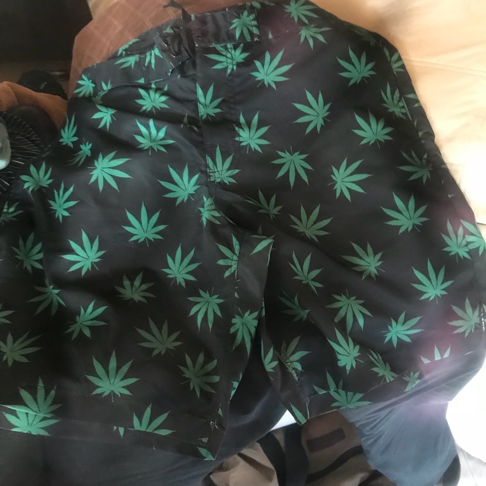 Hug board shorts